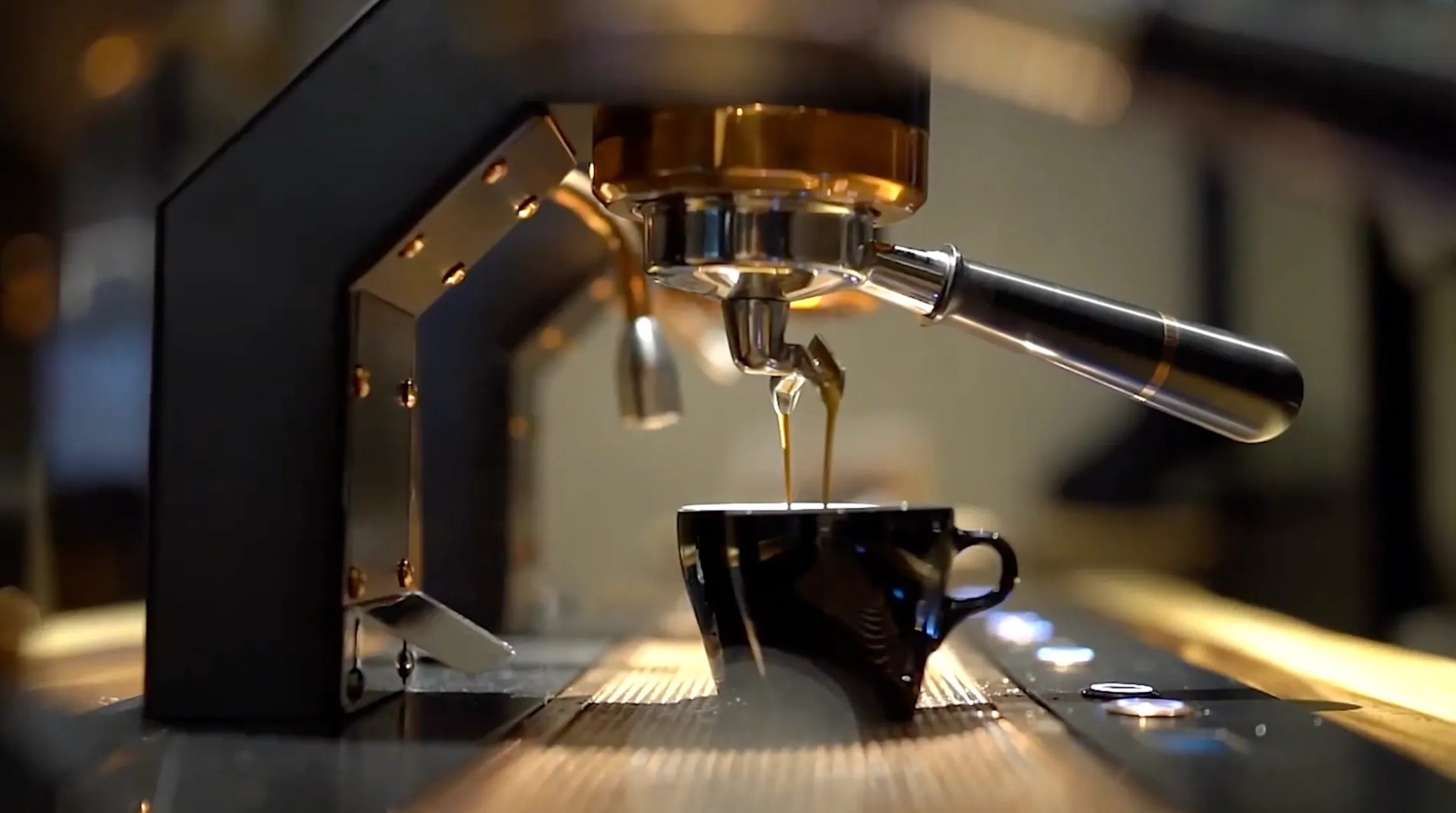 Mavam Under Counter espresso system pulling a shot at Fireside Coffee Co.