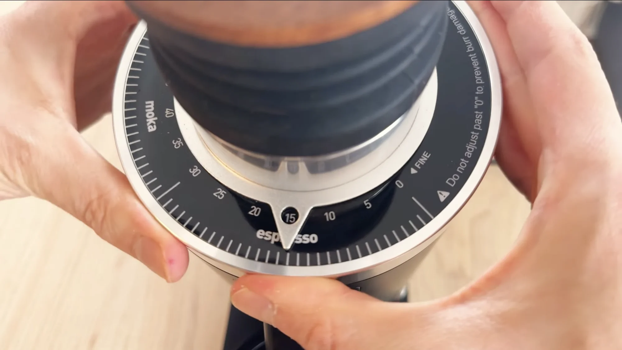 Turin DF64 Gen 2.5 stepless adjustment dial with espresso and moka markings