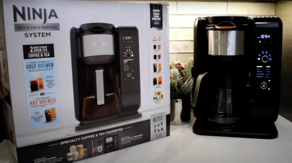 https://www.coffeeble.com/wp-content/uploads/2023/08/ninja-hot-and-cold-brewed-system-with-box.webp